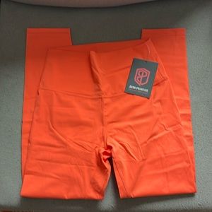 *NWT* Born Primitive leggings. Size L
